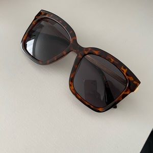 DIFF eyewear Tortoise Sunglasses